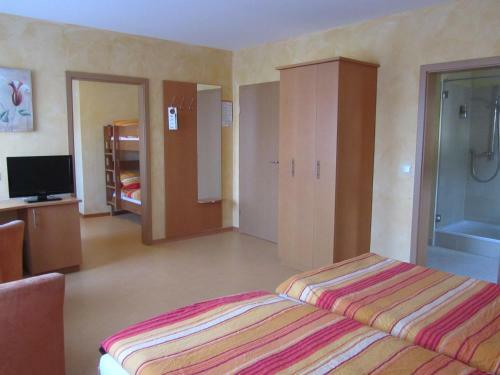 Land-gut-hotel Zur Burg N�rburgring-eifel