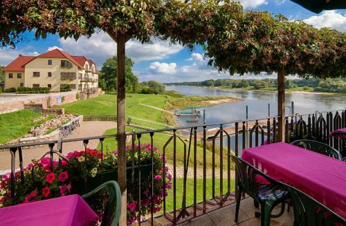 Hostal Elbterrassen Zu Brambach