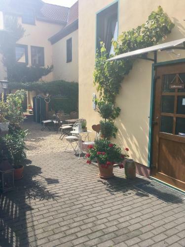 Hostal Hotel Garni Zum Rebstock