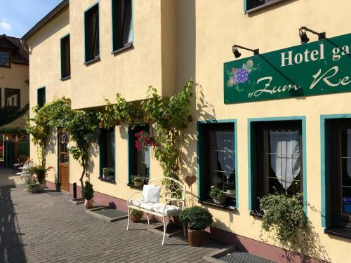 Hostal Hotel Garni Zum Rebstock