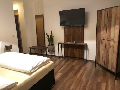 Hostal Hotel Garni Zum Rebstock