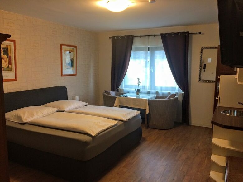 Hostal Hotel Zum Schnackel