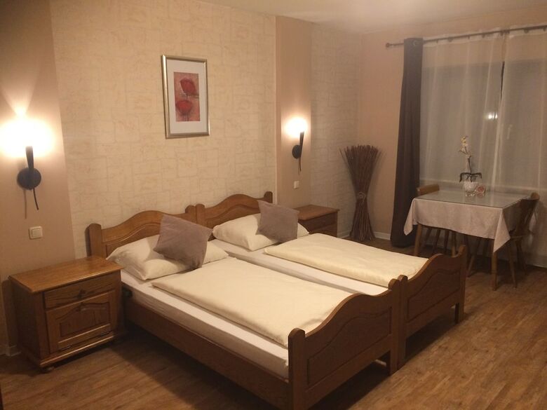 Hostal Hotel Zum Schnackel