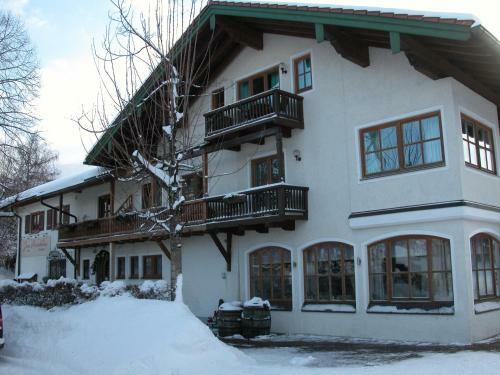 Zum Hirschhaus Hotel-restaurant