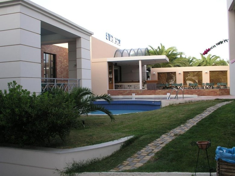 Hotel Eva Bay