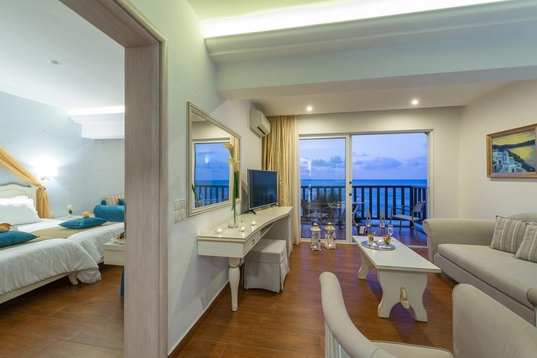 Alexander Beach Hotel & Village (.)