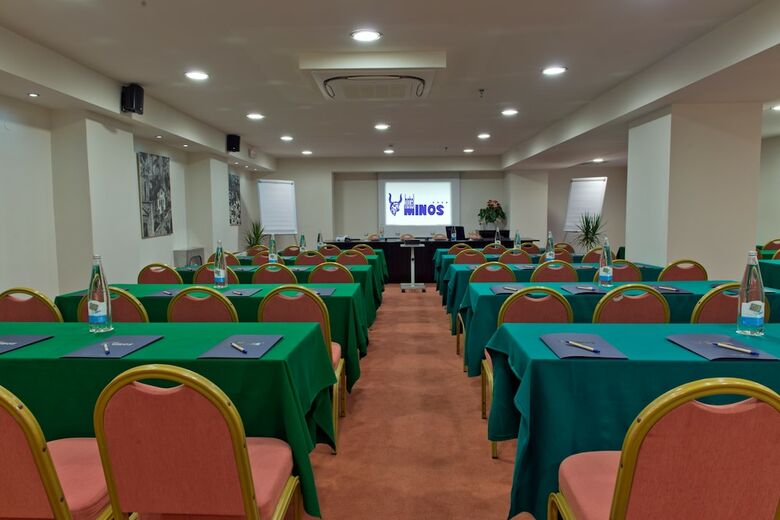 Hotel Minos