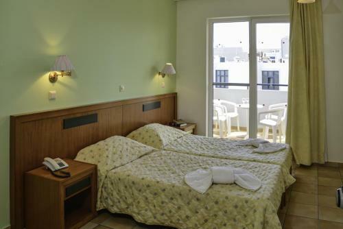 Hotel Lefkoniko Bay