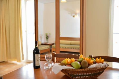 Hotel Lefkoniko Bay