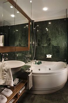 Eridanus Hotel