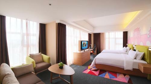 Hampton By Hilton Qujin Hotel