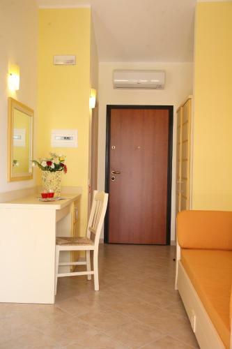 Hotel Baia Di Trainiti