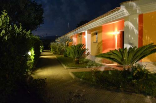 Hotel Baia Di Trainiti