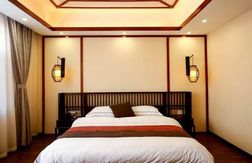 Dongjiang Lake Mountain Mist Inn