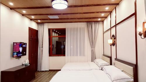 Dongjiang Lake Mountain Mist Inn