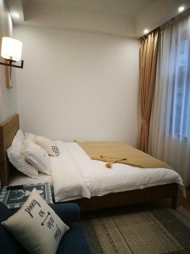 Dongjiang Lake Mountain Mist Inn