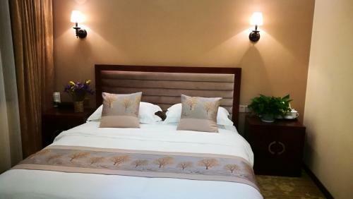 Dongjiang Lake Mountain Mist Inn