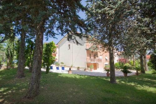 Hostal Guest House Villa Eva