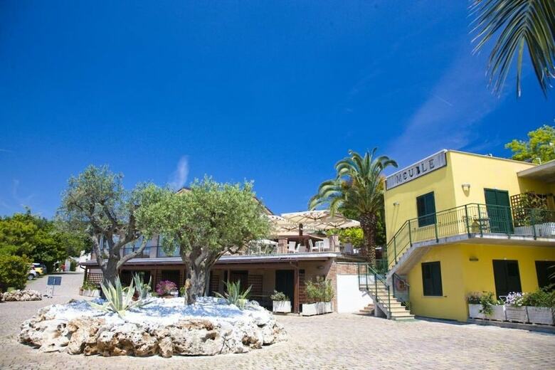 Hotel Le Cave