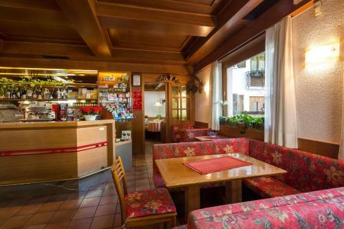 Hotel Garn� Ai Serrai