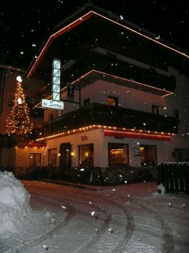 Hotel Garn� Ai Serrai