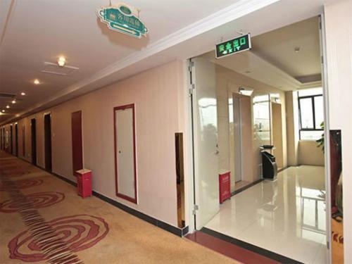 Vienna Hotel Qingyuan Yingde Guangming Road