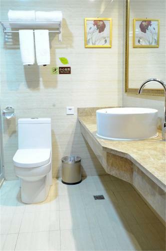 Vienna Hotel Qingyuan Yingde Guangming Road