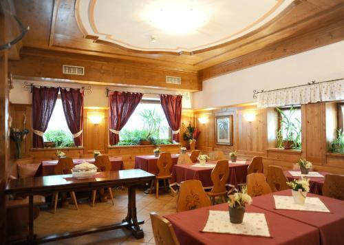 Hotel Garn� Il Cirmolo
