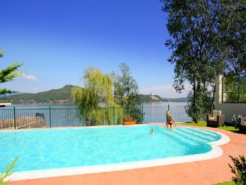 Apartamentos Modern Mansion With Private Beach At Lake Maggiore