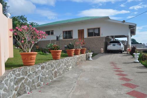 Hostal Reef Villa And Guesthouse