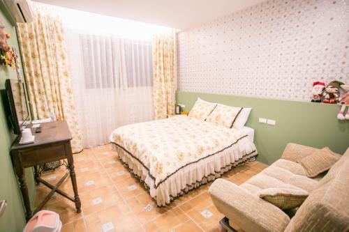 Colorful Homestay