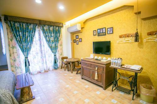 Colorful Homestay