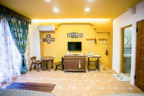 Colorful Homestay