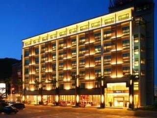 Guan Xiang Century Hot Spring Hotel