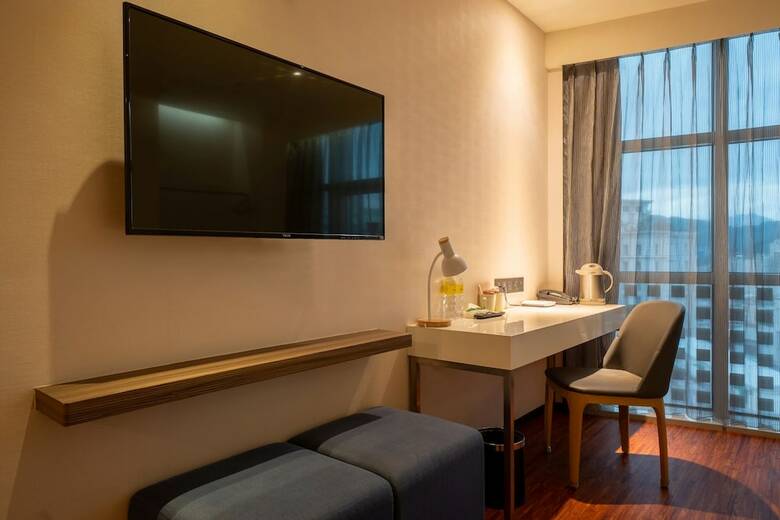 Hotel At Boutique