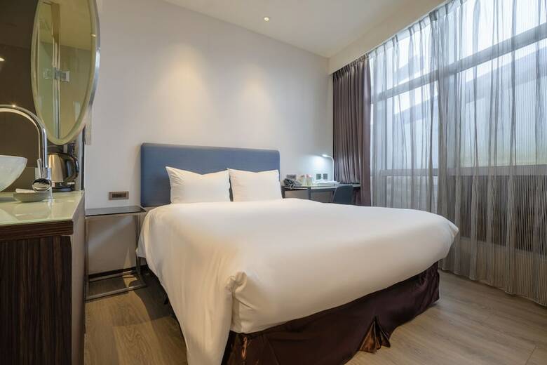 Hotel At Boutique