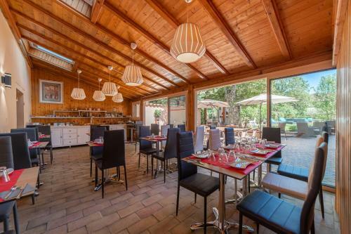 Hotel H�tel Au Coq Dort Spa