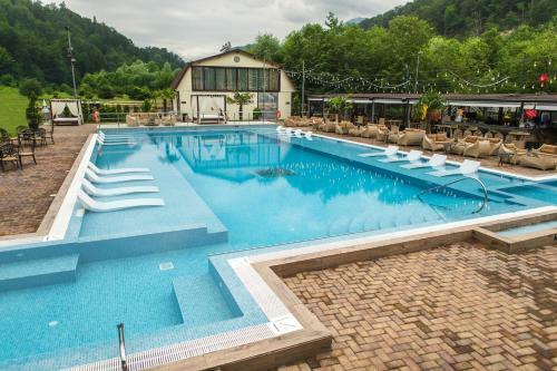 Hotel Domeniul D�mbu Morii