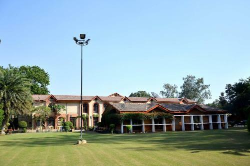 Hotel Ashok Country Resort