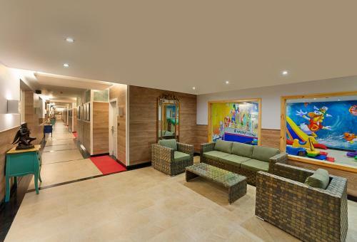 Hotel Mayfair Waves