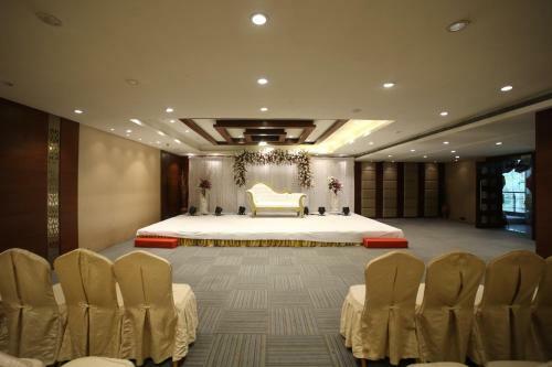 Hotel The Byke Suraj Plaza