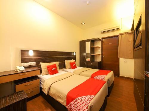 Oyo 108 Golden Palace Hotel