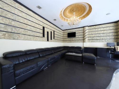 Oyo 108 Golden Palace Hotel