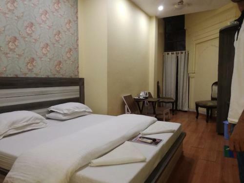 Hostal Ajay Guest House