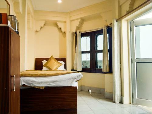 Hostal Ajay Guest House