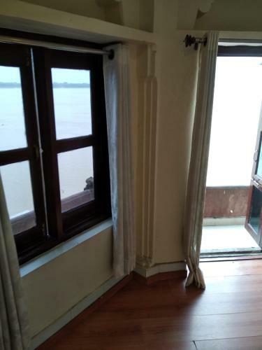 Hostal Ajay Guest House