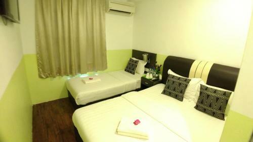 Apple 1 Hotel Queensbay