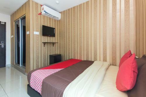 Oyo 439 Night Queen Hotel