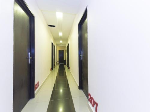 Oyo 439 Night Queen Hotel