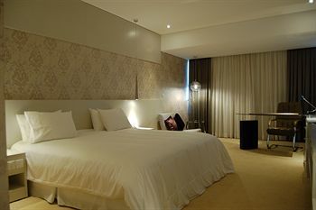 Hg Tower Hotel